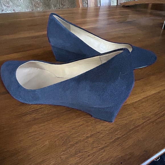 Navy Suede Talbots Wedge Pumps (8M) - Picture 4 of 5